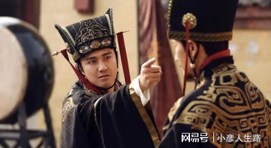 「面帶苦相」的8位男星:明明五官很帥氣,湊一起卻越看越「喪」