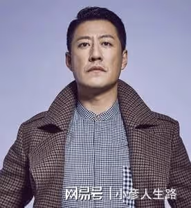 「面帶苦相」的8位男星:明明五官很帥氣,湊一起卻越看越「喪」