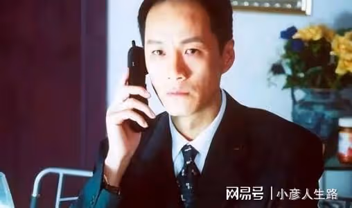 「面帶苦相」的8位男星:明明五官很帥氣,湊一起卻越看越「喪」