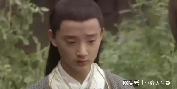 「面帶苦相」的8位男星:明明五官很帥氣,湊一起卻越看越「喪」