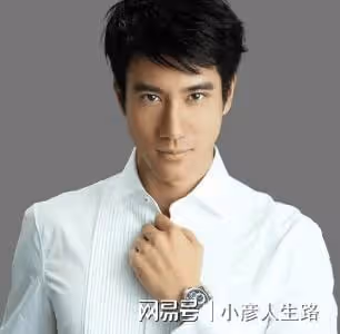 王力宏近況曝光：深夜騎車為女兒買禮物，長發毛糙泯然眾人