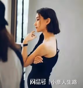 有喜?賭王女兒何超蓮小腹隆起,2位助理貼身服侍,竇驍早有預告