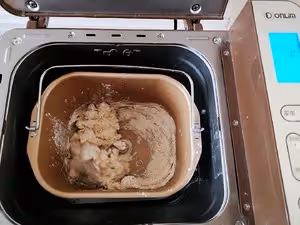 十寸蝦仁烤腸披薩