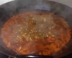 本幫辣肉麵澆頭