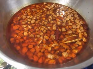 本幫辣肉麵澆頭