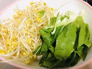 番茄金針菇豆腐湯