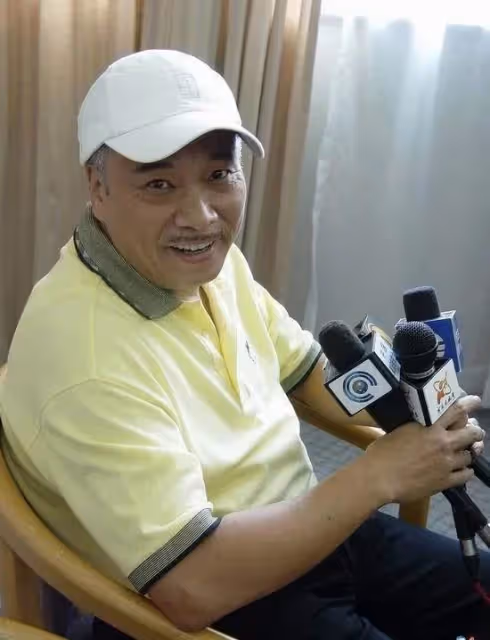 《功夫》拍攝現場,周星馳「大放厥詞」招惹四個人,慘遭洪金寶訓斥:不要只把自己當人