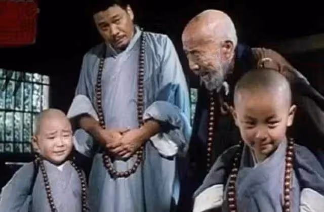《功夫》拍攝現場,周星馳「大放厥詞」招惹四個人,慘遭洪金寶訓斥:不要只把自己當人