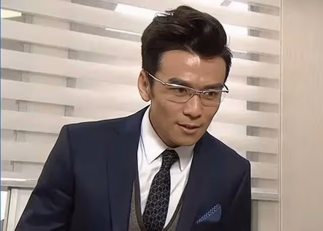 恭喜！香港知名男星被曝與內地女友低調結婚，年過50歲仍想生小孩