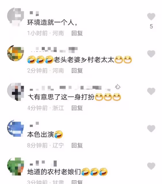 50歲閆學晶曬河北農村生活，住簡樸小屋內景破舊，穿著樸素接地氣