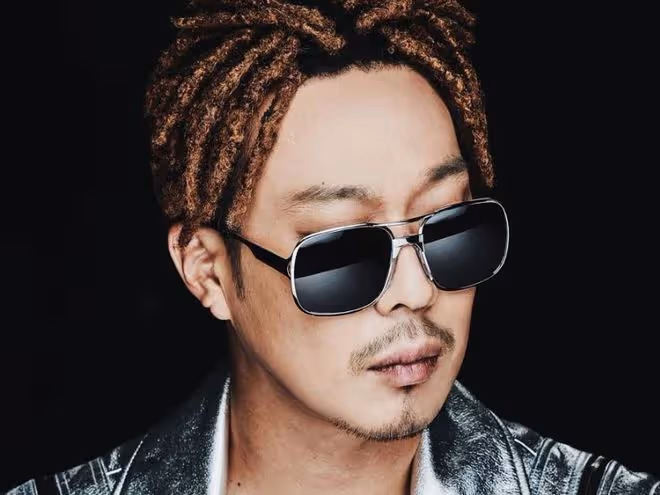 從不停止奔跑的河東勛,唱歌主持樣樣行,事業愛情雙豐收惹人羨