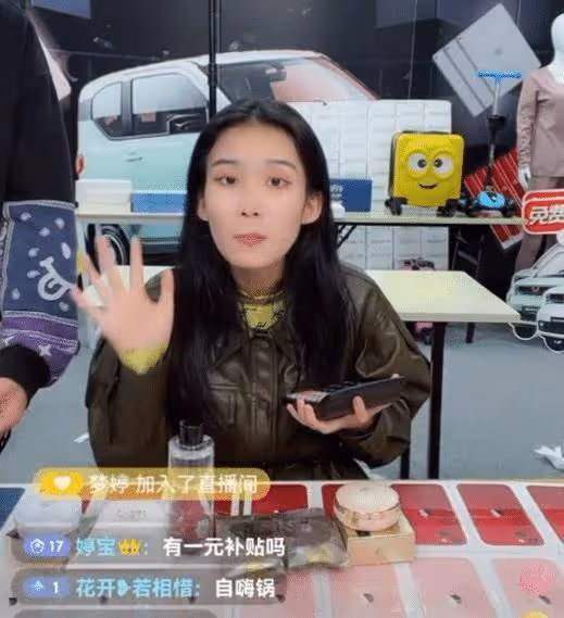 陳三廢19歲妹妹走紅,成全家顏值擔當,自曝月收入超10萬
