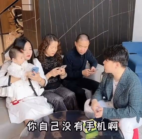 陳三廢19歲妹妹走紅，成全家顏值擔當，自曝月收入超10萬