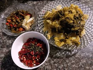 酸菜肉絲米線（獨家秘制酸湯）