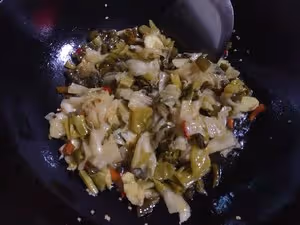 酸菜肉絲米線（獨家秘制酸湯）