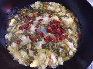 酸菜肉絲米線（獨家秘制酸湯）