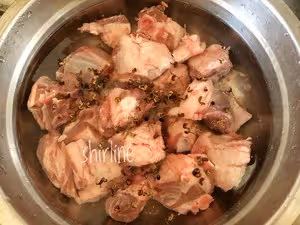 比肩水盆羊肉的清湯羊排