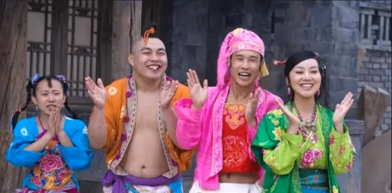趙本山愛徒程野攜美女出鏡,帶貨累到汗流浹背,還出演張藝謀電影