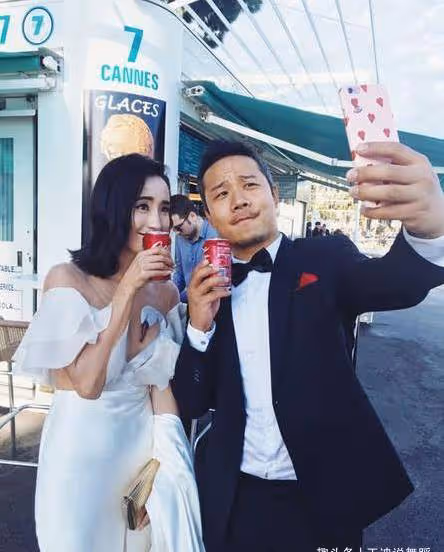 王智罕曬女兒正臉,3歲小米尖臉大眼顏值高,母女出遊卻不見老公