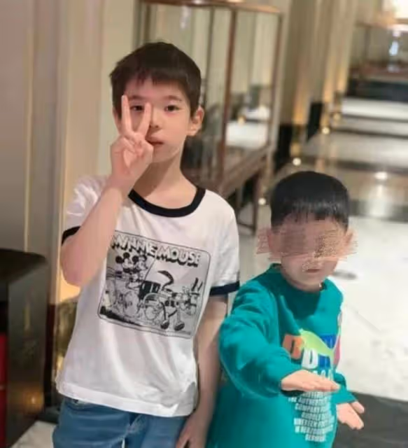 《媽是超人》15位萌娃顏值變化大:丑萌的逆襲,最帥的到了尷尬期