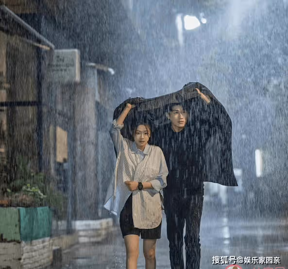 《我的秘密室友》更新時間是怎樣的?《我的秘密室友》主要講述了什麼內容?