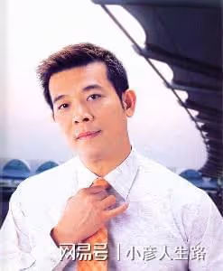 8位過氣藝人現狀：嘎叔穿病號服，阿寶喝悶酒，周立波頭髮不多了