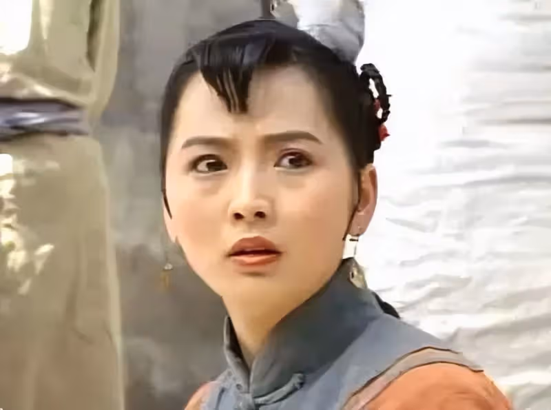 28歲的女星車禍離世！不久後父親殉職「哥哥得重症」母親患病　"簫劍"為她掃墓22年