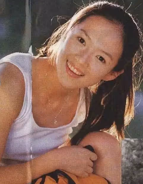 28歲的女星車禍離世！不久後父親殉職「哥哥得重症」母親患病　"簫劍"為她掃墓22年