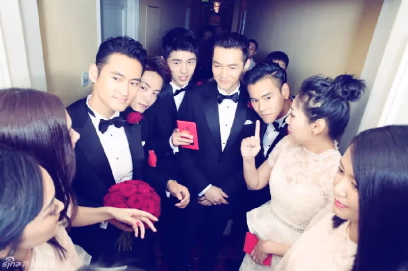 參加兄弟的婚禮卻愛上新娘，3年後成自己老婆，婚禮轟動整個演藝圈！
