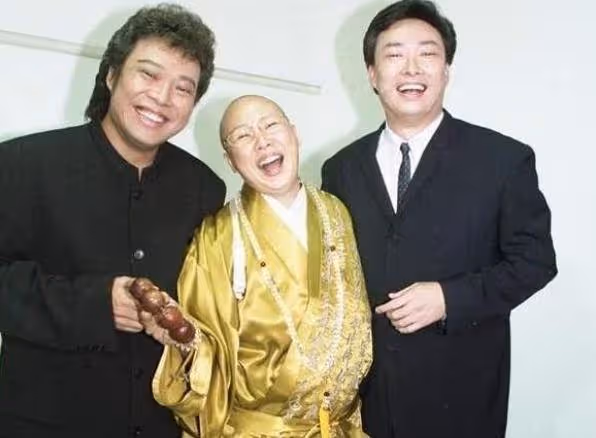 大愛死後願捐20億財產，費玉清資助458孩童長達8年，2千萬公益捐款明細出爐，引退心聲有洋蔥