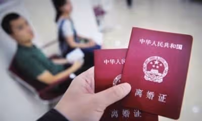 我無法生育老公仍執意要娶，婚後領養了女兒幸福無比，直到一天看到他陪別的女人產檢：天塌了