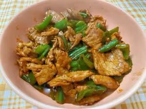 青椒炒肉片
