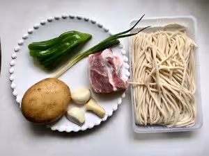 土豆肉絲蓋澆面