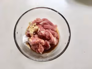 土豆肉絲蓋澆面