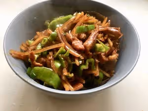 土豆肉絲蓋澆面