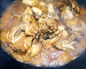 家常版《紅燜牛排骨》