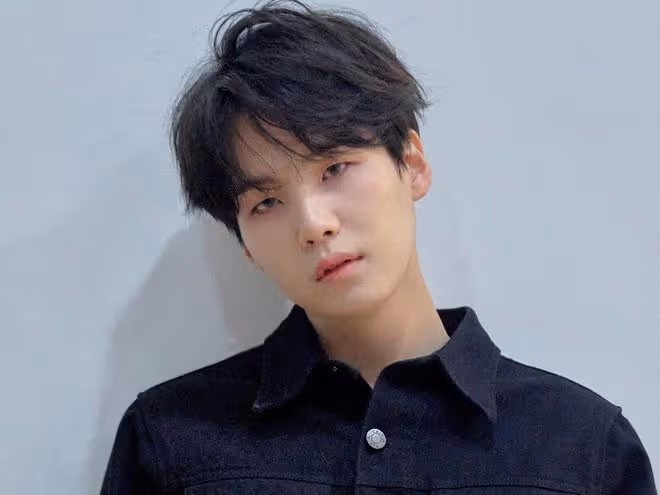 創作型歌手閔玧其,13歲學會作詞,20歲成韓國頂級男團成員