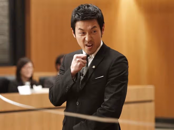青出於藍而勝於藍的河正宇，多個影帝頭銜出身，不負演藝世家名聲
