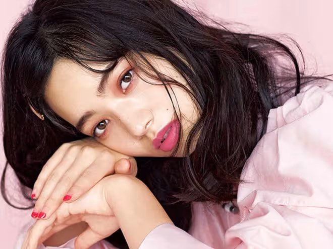 小松菜奈高級臉,魅力四射,那麼他的人生經歷會是怎樣的呢