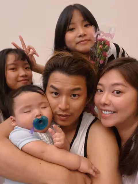 娶到妳好幸運!阿弟淚謝「愛妻擺攤撐家計」偷往口袋塞錢 收入比他多10倍「在外仍給足面子」護尪暖舉全曝光。