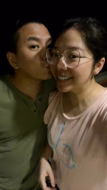 娶到妳好幸運!阿弟淚謝「愛妻擺攤撐家計」偷往口袋塞錢 收入比他多10倍「在外仍給足面子」護尪暖舉全曝光。