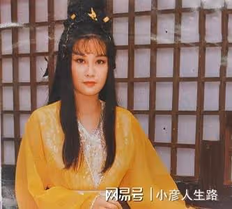 65歲港姐鍾慧冰近況!年少時移民美國慘遭歧視,婚後丈夫出軌