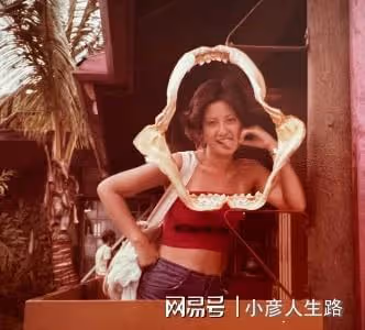 65歲港姐鍾慧冰近況!年少時移民美國慘遭歧視,婚後丈夫出軌