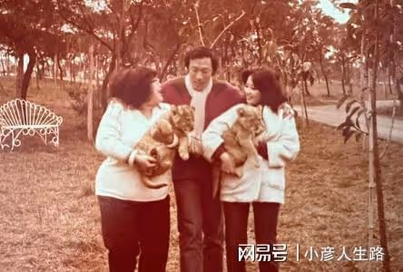 65歲港姐鍾慧冰近況！年少時移民美國慘遭歧視，婚後丈夫出軌