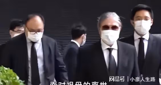 郭晶晶穿5年舊衣,帶2塊錢皮筋受邀國慶閱兵!用眼神護住霍家家規