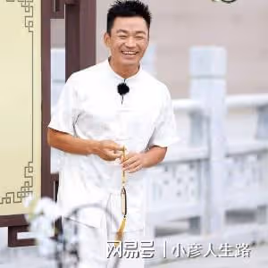 王寶強帶女友馮清聚餐，戀愛四年感情穩定，網友祝福不斷