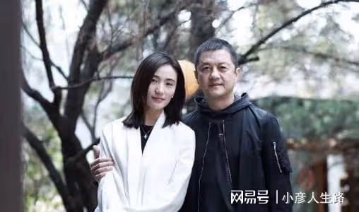 一個像爸,一個像媽,李嫣和竇靖童,差距越來越大了