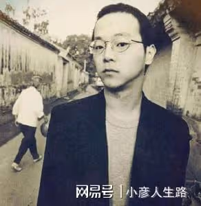 一個像爸,一個像媽,李嫣和竇靖童,差距越來越大了