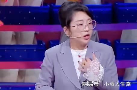爸爸帶娃3天會穿鞋,幾年後會燉湯!育兒問題上,傅首爾被老公訓