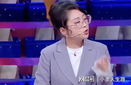 爸爸帶娃3天會穿鞋,幾年後會燉湯!育兒問題上,傅首爾被老公訓